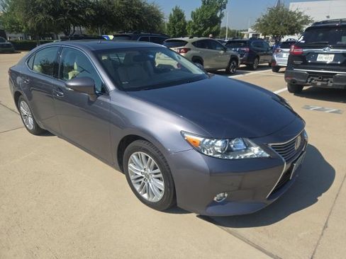 Used 2014 Lexus ES 350 w/ Luxury Package FWD image 1