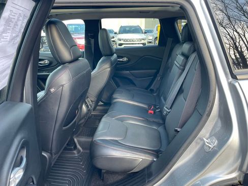 Used 2015 Jeep Cherokee Trailhawk w/ Comfort/Convenience Group image 17