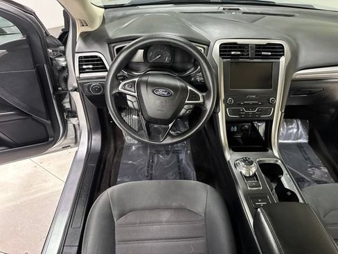 Used 2020 Ford Fusion SE FWD image 14