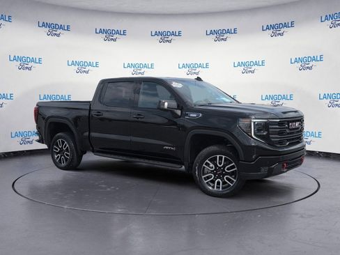 Used 2025 GMC Sierra 1500 AT4 w/ AT4 Premium Package image 2