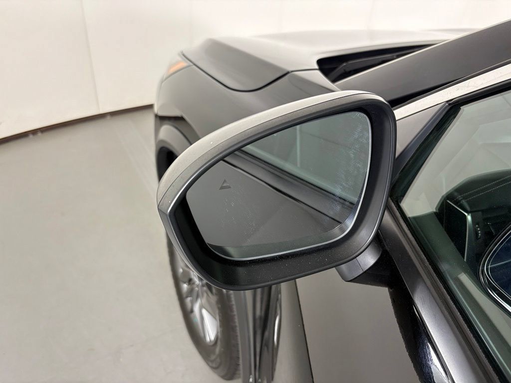 Used 2024 Nissan Rogue S FWD image 13