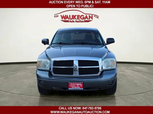 Used 2006 Dodge Dakota SLT w/ Trailer Tow Group AWD/4WD image 2