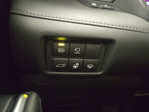 Used 2020 Toyota Highlander Platinum image 32