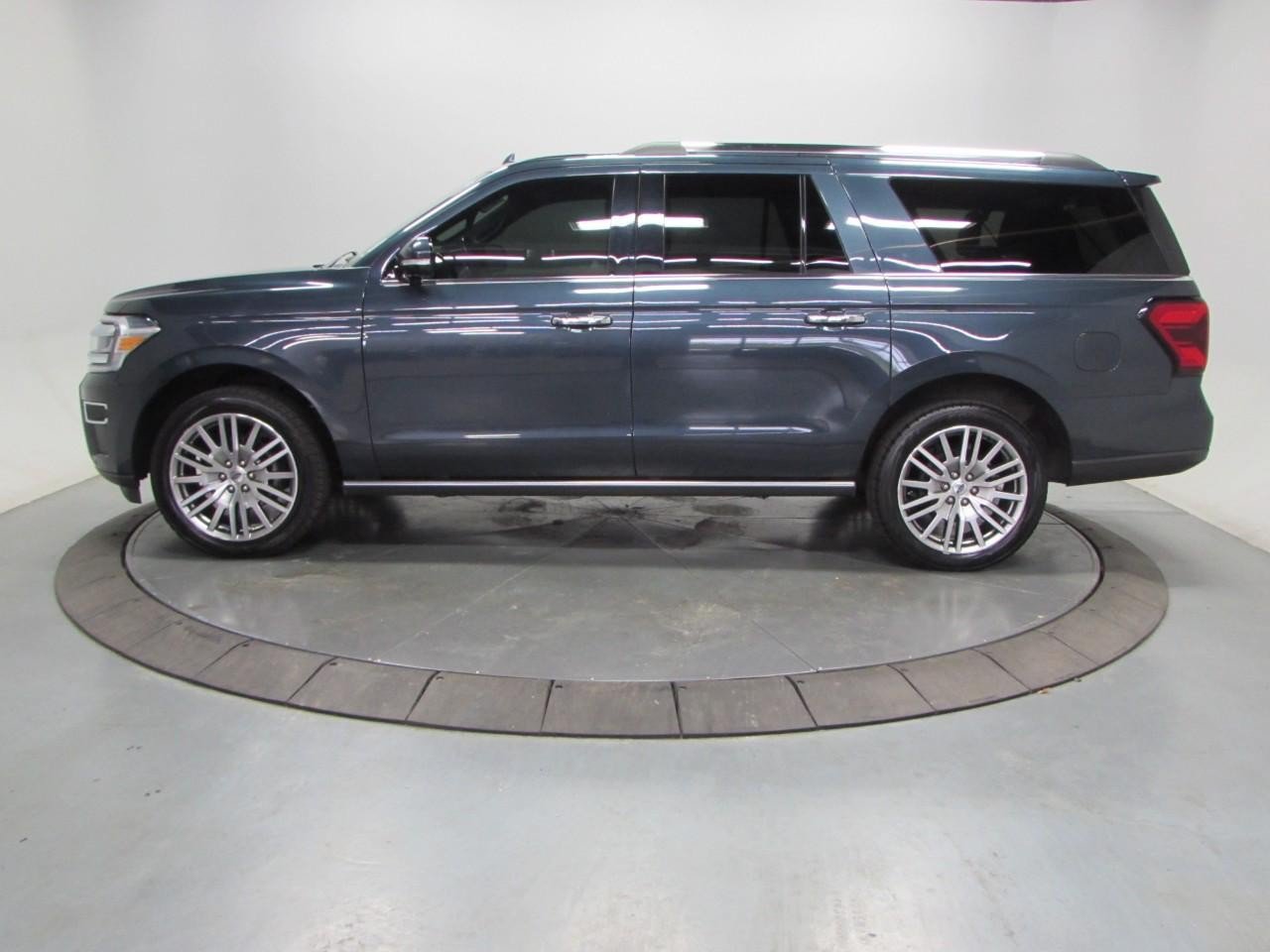 Used 2023 Ford Expedition Max Limited AWD/4WD image 4