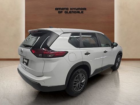 Used 2024 Nissan Rogue S FWD image 6