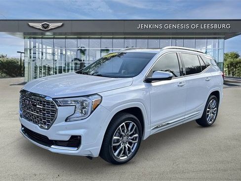Used 2023 GMC Terrain Denali w/ Denali Premium Package image 8