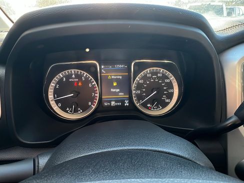 Used 2019 Nissan Titan PRO-4X w/ Pro-4x Convenience Package image 30