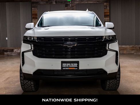 Used 2023 Chevrolet Suburban RST w/ Sport Performance Package image 4