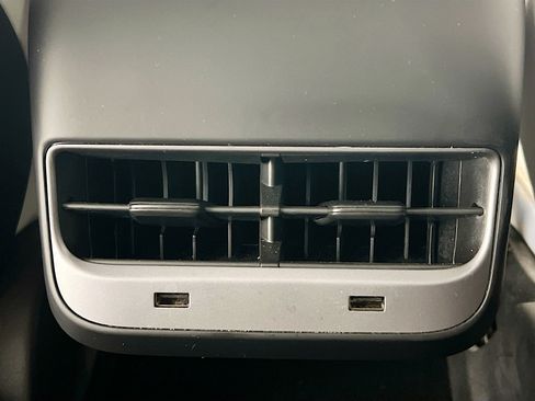 Used 2020 Tesla Model 3 Standard Range Plus image 19