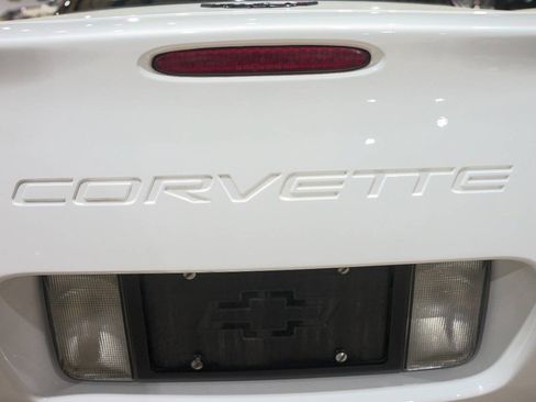 Used 1998 Chevrolet Corvette Coupe RWD image 26