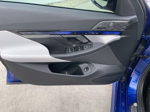 Used 2025 BMW M5 w/ Carbon Package image 15