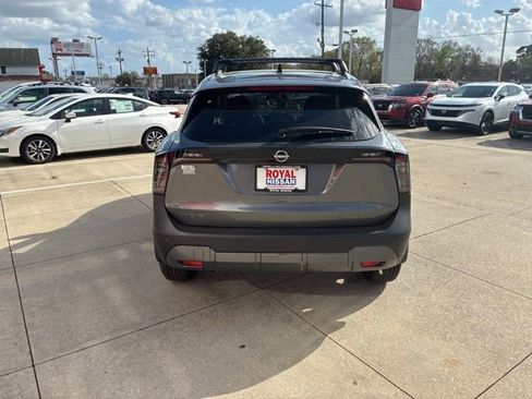 New 2026 Nissan Kicks SV w/ Cold Weather Package FWD image 6