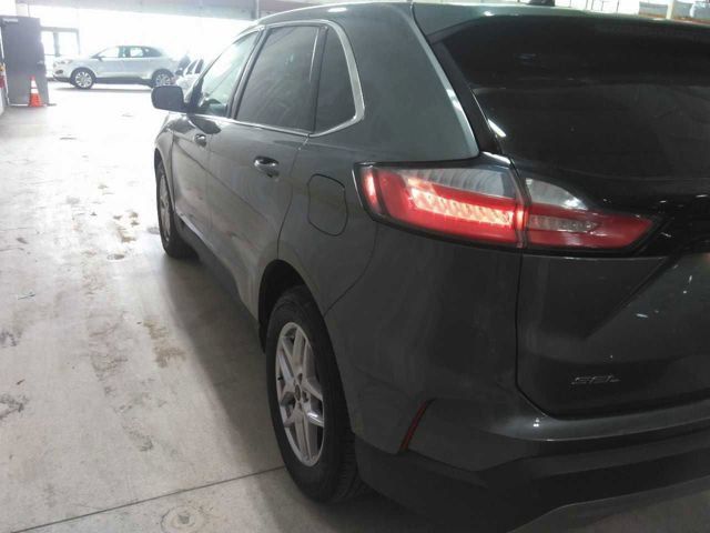 Used 2023 Ford Edge SEL AWD/4WD image 4