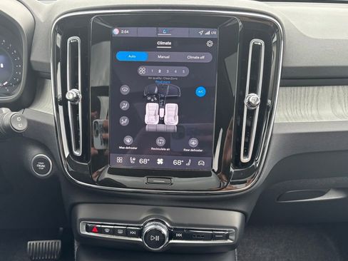 Certified 2026 Volvo XC40 B5 Core w/ Climate Package AWD/4WD image 13
