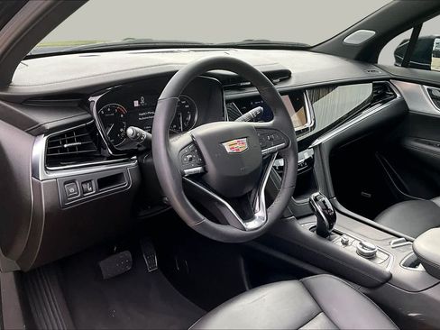 Used 2024 Cadillac XT6 Premium Luxury FWD image 16