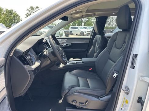 Used 2025 Volvo XC90 B6 Ultra w/ Lounge Package image 14