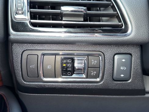 Certified 2024 Lincoln Navigator Reserve AWD/4WD image 15