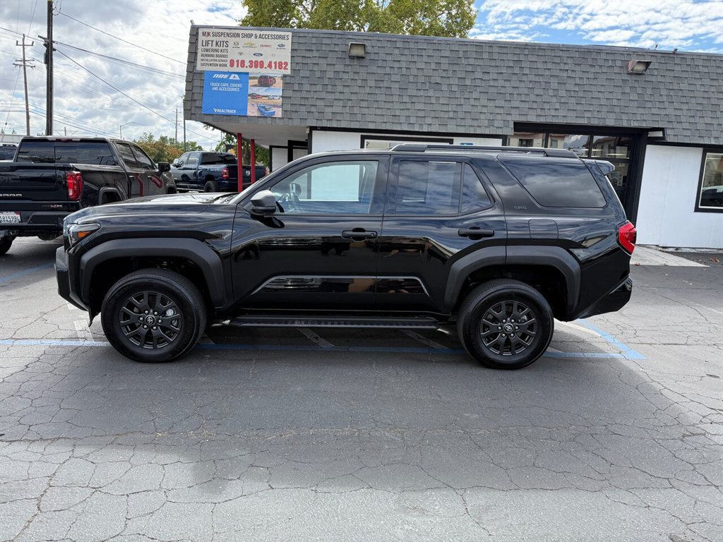 Used 2025 Toyota 4Runner SR5 AWD/4WD image 8