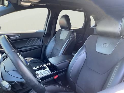 Used 2019 Ford Edge ST w/ Equipment Group 401A AWD/4WD image 12
