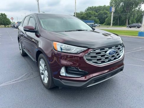 Used 2019 Ford Edge Titanium w/ Cold Weather Package AWD/4WD image 4