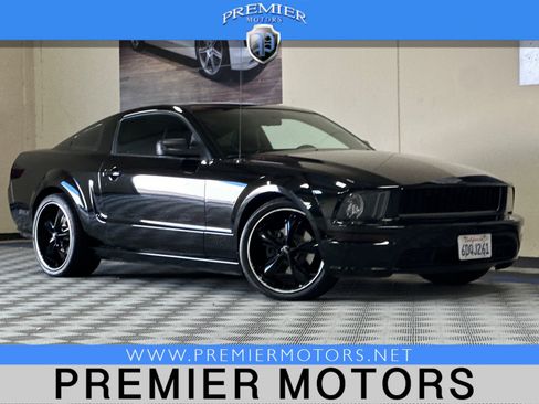 Used 2008 Ford Mustang GT Premium RWD image 1