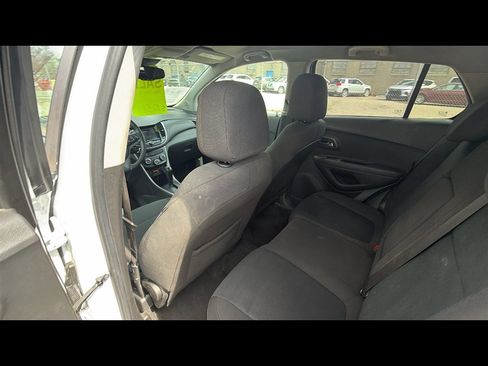 Used 2021 Chevrolet Trax LS w/ Tint and Cruise Package FWD image 22