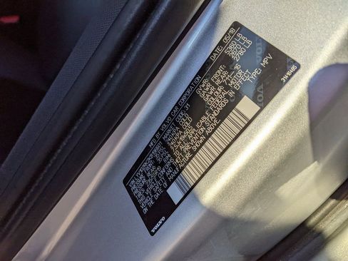 Used 2019 Volvo XC60 T5 Momentum w/ Premium Package image 30