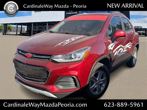 Used 2021 Chevrolet Trax LT image 1