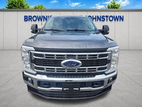 Used 2025 Ford F250 XLT AWD/4WD image 3
