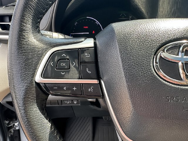 Used 2021 Toyota Sienna XLE FWD image 24