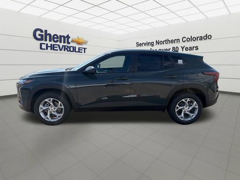 New 2026 Chevrolet Trax LS w/ LS Convenience Package FWD image 2