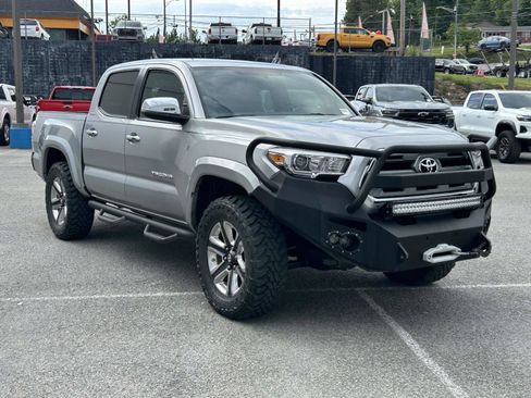 Used 2017 Toyota Tacoma Limited w/ Tow Package AWD/4WD image 1