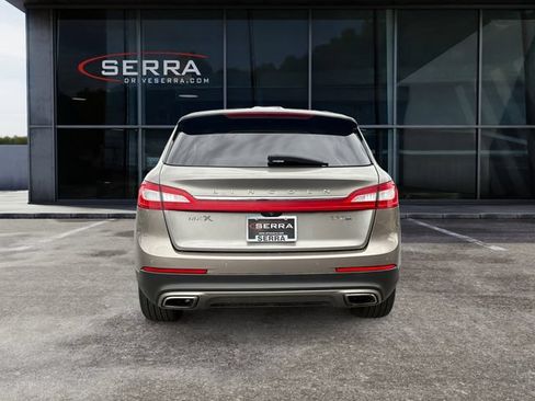 Used 2016 Lincoln MKX Reserve w/ Equipment Group 102A AWD/4WD image 4