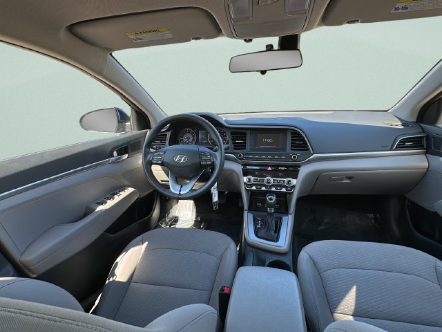 Used 2020 Hyundai Elantra SE FWD image 19