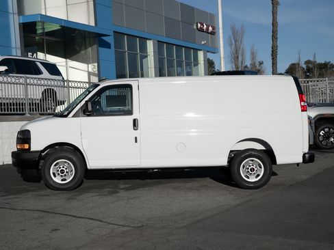 New 2025 GMC Savana 2500 w/ Driver Convenience Package image 13