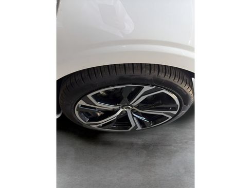Used 2025 Volvo S60 B5 Plus FWD image 24