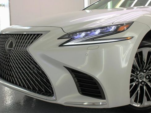 Used 2018 Lexus LS 500 w/ Luxury Package RWD image 21