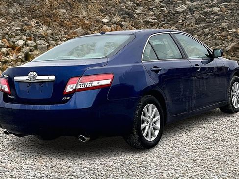 Used 2010 Toyota Camry XLE image 2