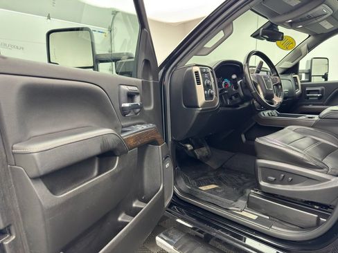 Used 2019 GMC Sierra 3500 Denali AWD/4WD image 13