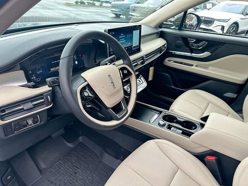 New 2026 Lincoln Corsair Premiere image 10