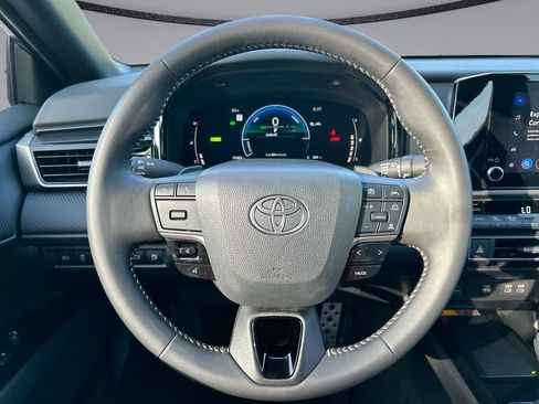 Certified 2025 Toyota Camry SE FWD image 15