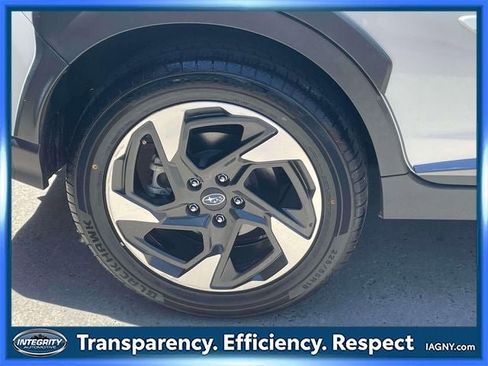 Used 2024 Subaru Crosstrek 2.5i Limited AWD/4WD image 9