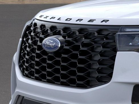 New 2026 Ford Explorer ST-Line w/ ST-Line Street Pack image 18