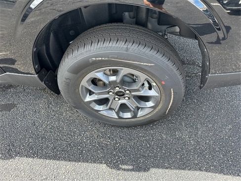 New 2025 Ford Maverick XLT image 14