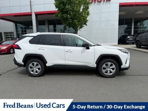 Used 2023 Toyota RAV4 LE AWD/4WD image 5