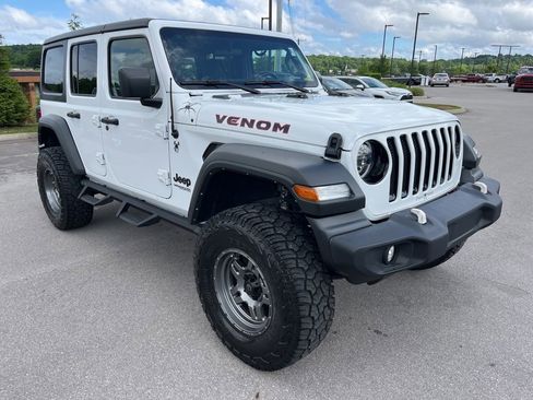 Used 2022 Jeep Wrangler Unlimited Sport AWD/4WD image 2