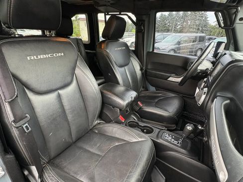 Used 2015 Jeep Wrangler Unlimited Rubicon AWD/4WD image 32
