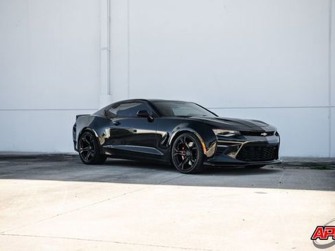 Used 2018 Chevrolet Camaro SS image 49
