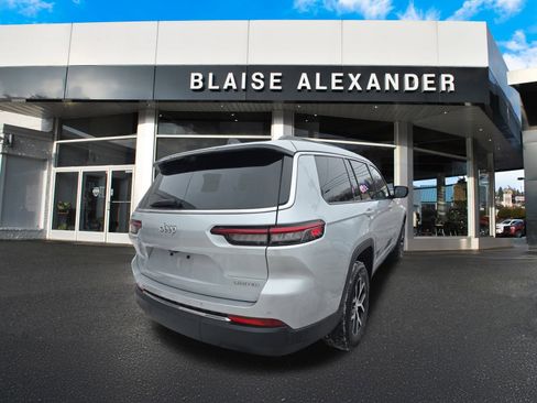 Used 2024 Jeep Grand Cherokee L Limited w/ Luxury Tech Group II image 5