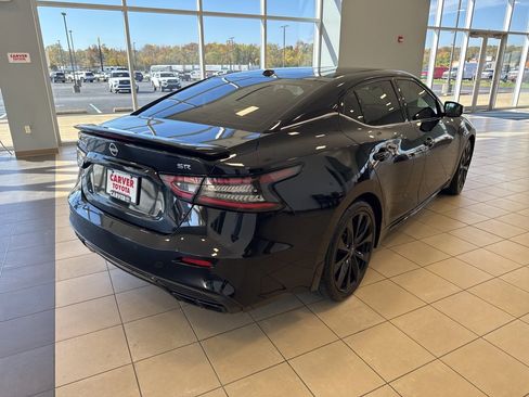 Used 2023 Nissan Maxima SR w/ Sport Mat Group image 7